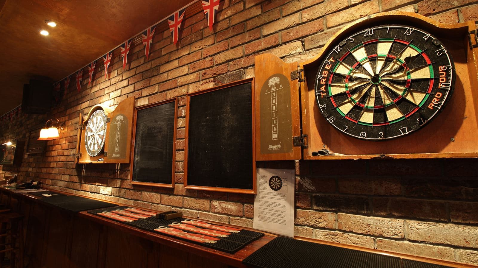 bars-crown-and-lion