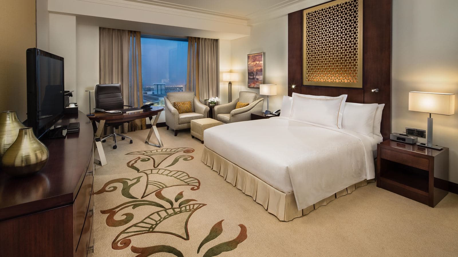 rooms-king-deluxe-room