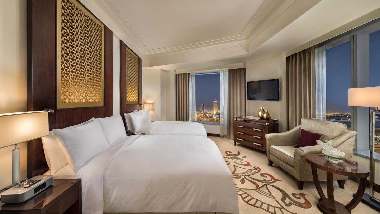 rooms-two-double-beds-deluxe-suite