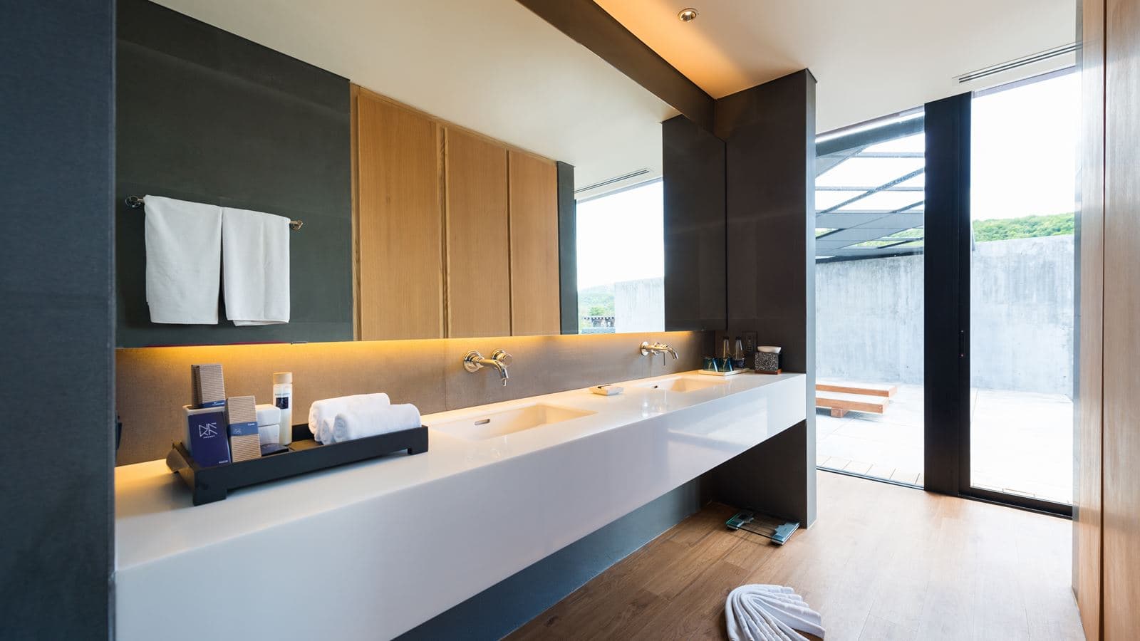 rooms-one-bedroom-pool-villa-partial-sea-view