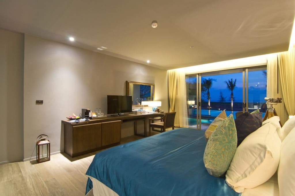 rooms-horizon-suite-pool-access--sea-view--and--pool-view