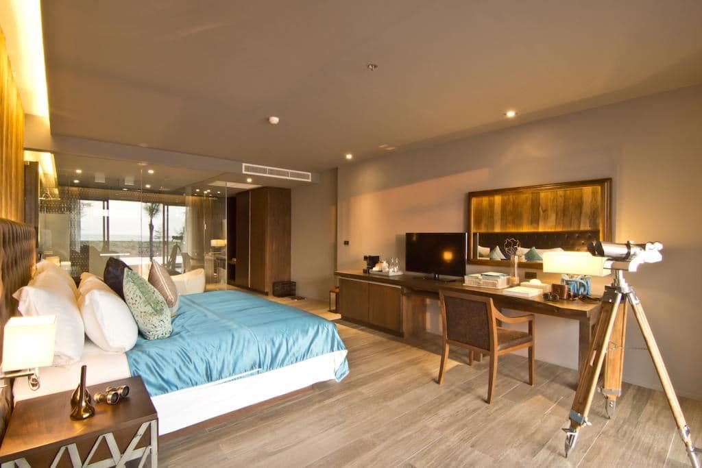 rooms-horizon-suite-pool-access--sea-view--and--pool-view