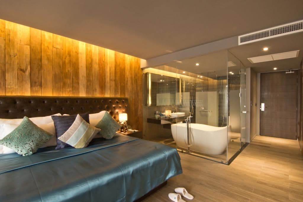rooms-horizon-suite-pool-access--sea-view--and--pool-view