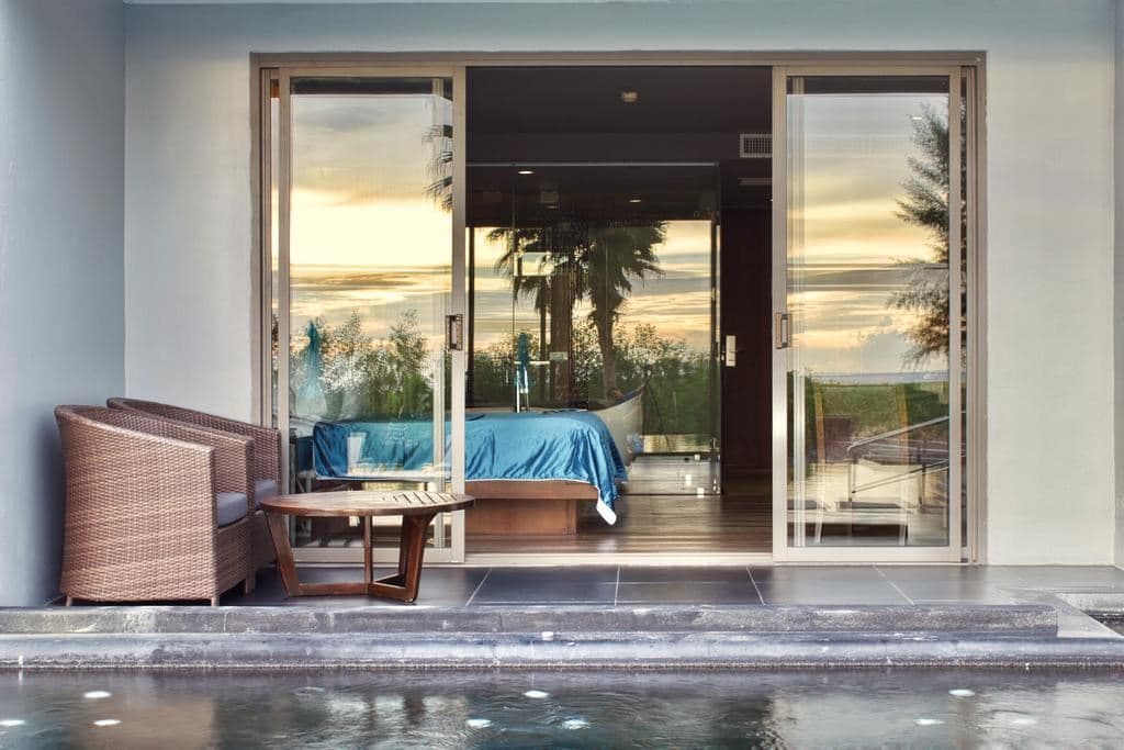 rooms-horizon-suite-pool-access--sea-view--and--pool-view