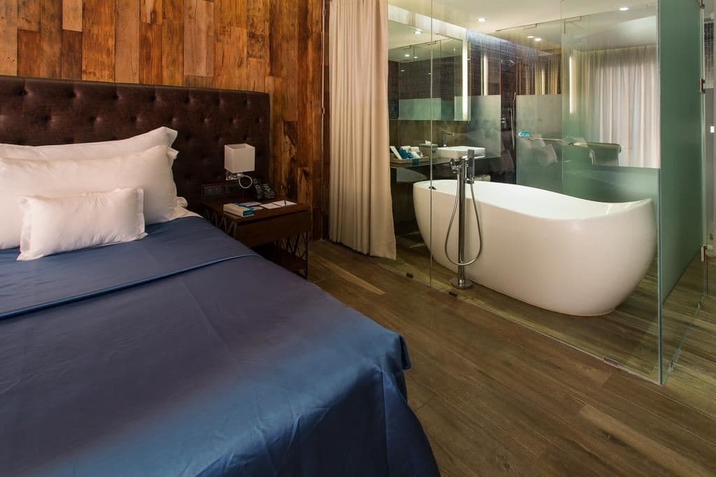 rooms-horizon-suite-pool-access--sea-view--and--pool-view