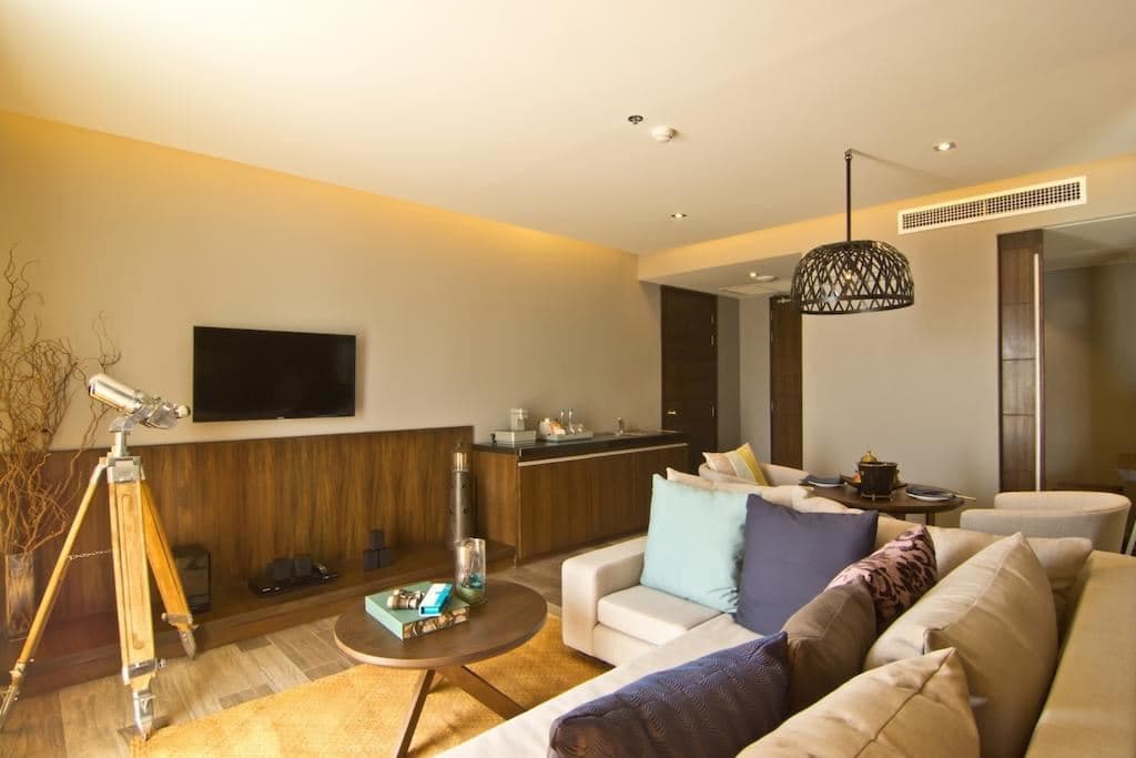 rooms-luxury-suite--seaview
