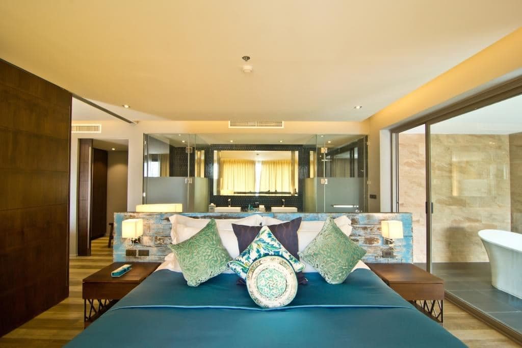 rooms-luxury-suite--seaview