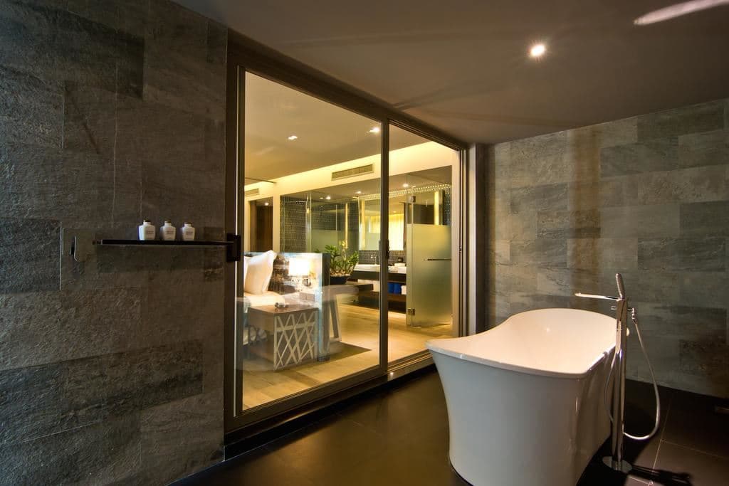 rooms-luxury-suite--seaview