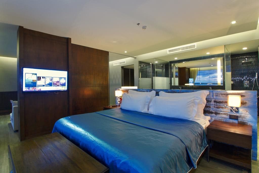 rooms-luxury-suite--seaview