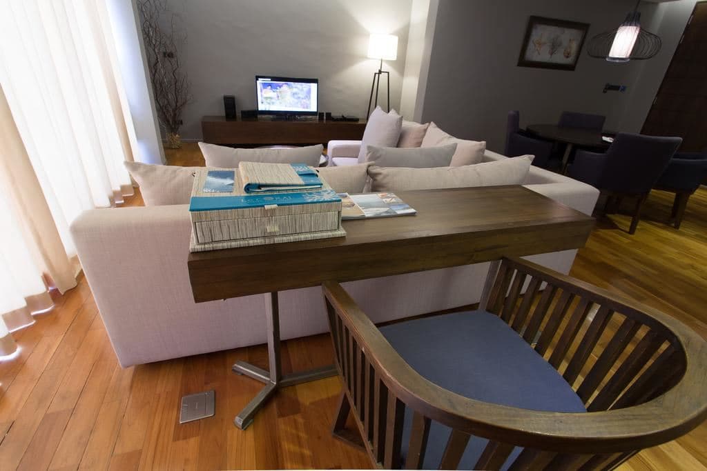 rooms-prestige-pool-suite--seaview