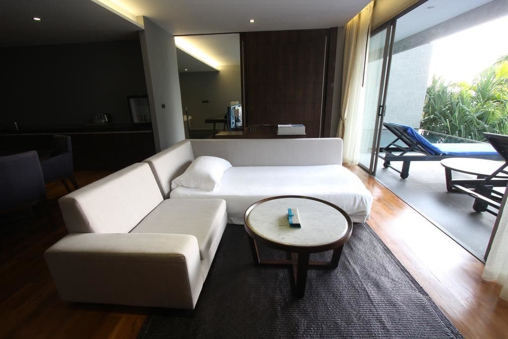 rooms-prestige-pool-suite--seaview