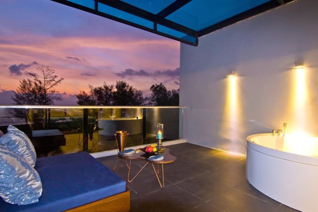 rooms-prestige-duplex--suite--seaview-with--jacuzzi