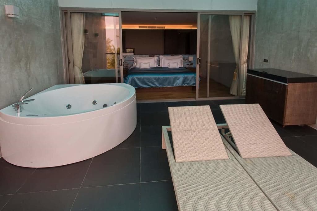 rooms-prestige-duplex--suite--seaview-with--jacuzzi