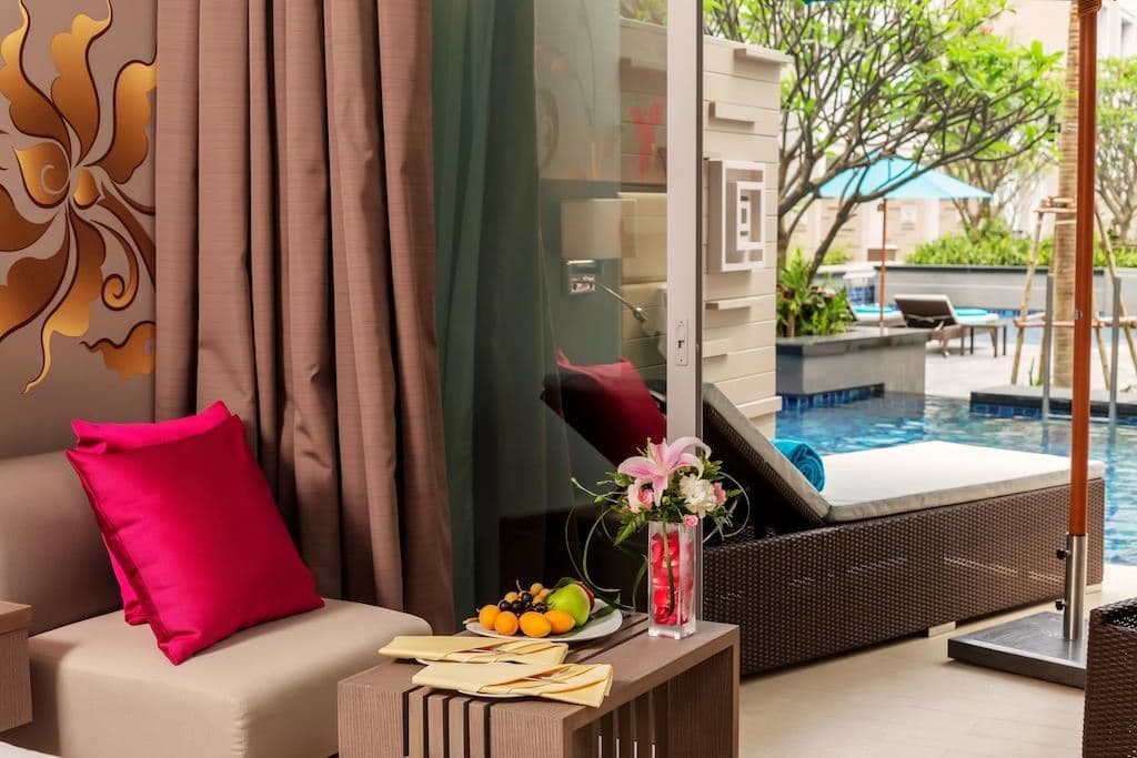 rooms-deluxe-pool-access