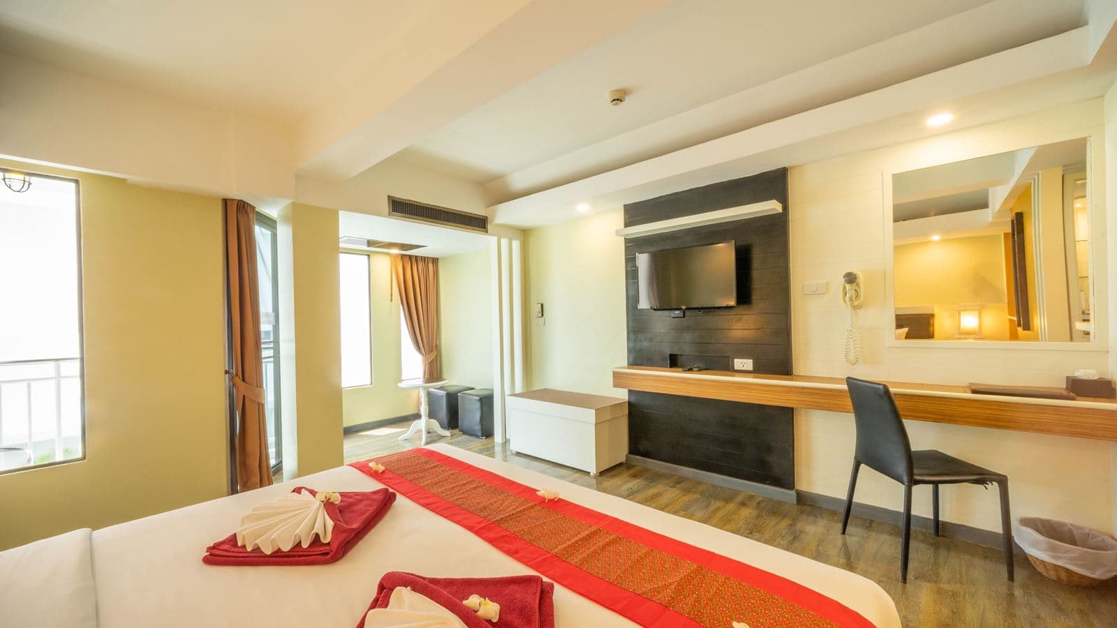 rooms-deluxe-studio