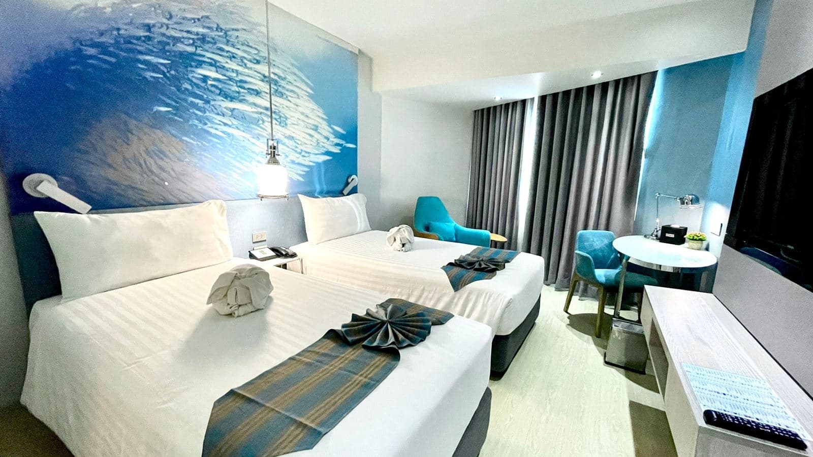 rooms-deluxe-room