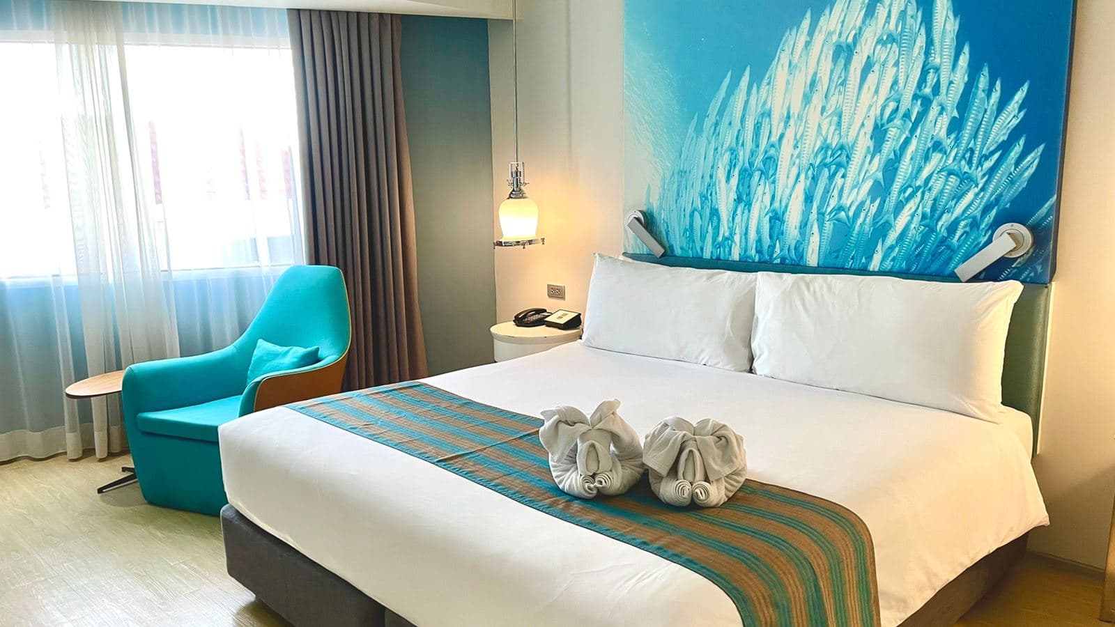 rooms-grand-deluxe-pool-view