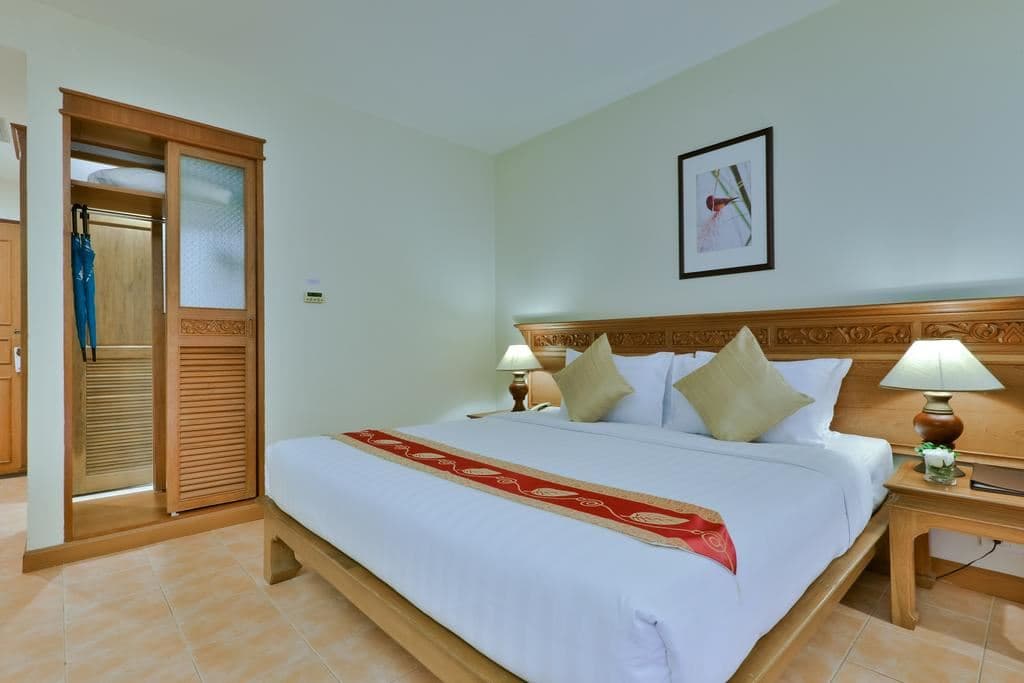 rooms-deluxe-room
