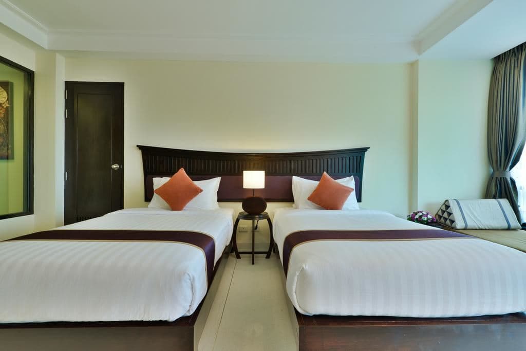 rooms-deluxe-room