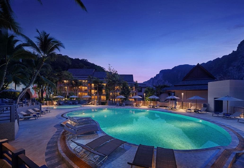 pools-outdoor-pool