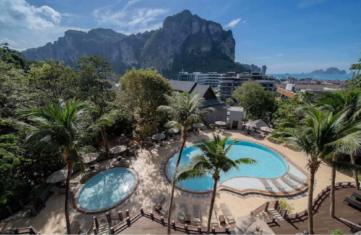pools-outdoor-pool