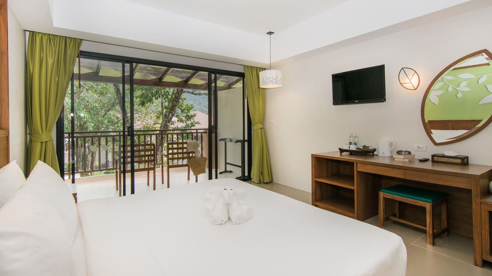 rooms-leaf-room