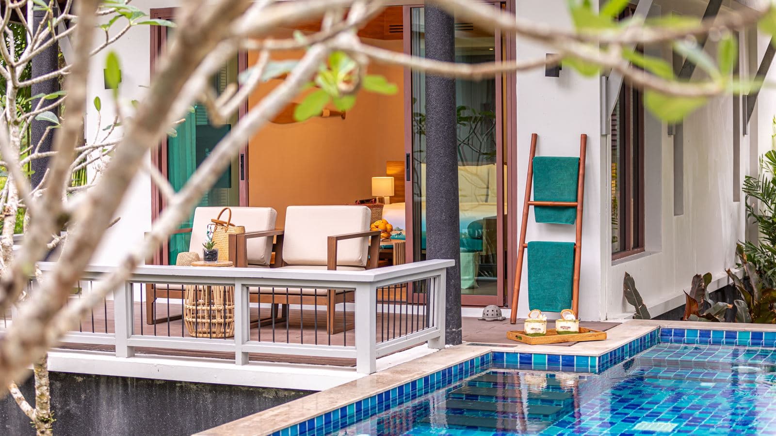rooms-pool-villa