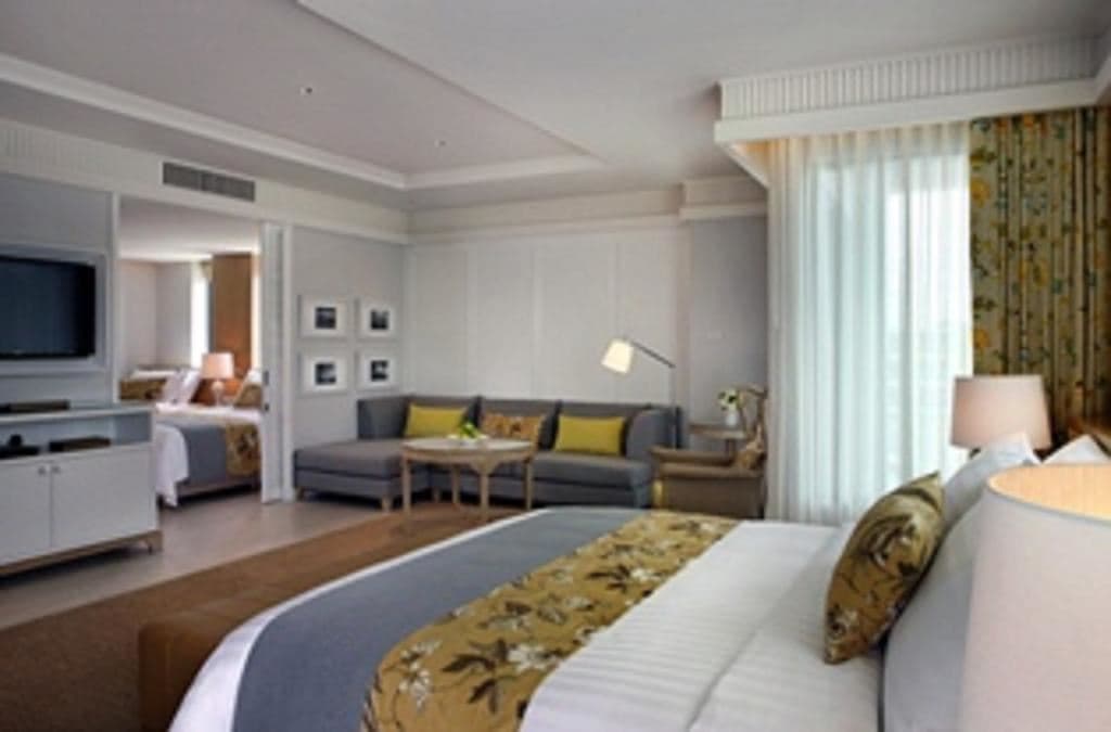 rooms-family-suite-hillside-view