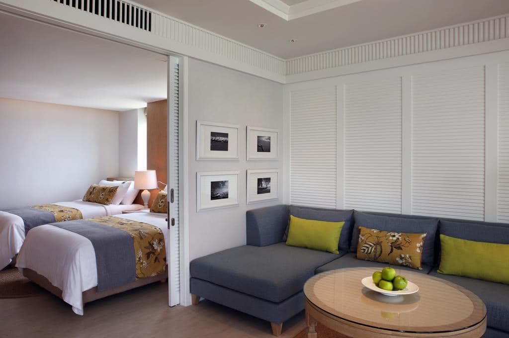rooms-family-suite-pool-view