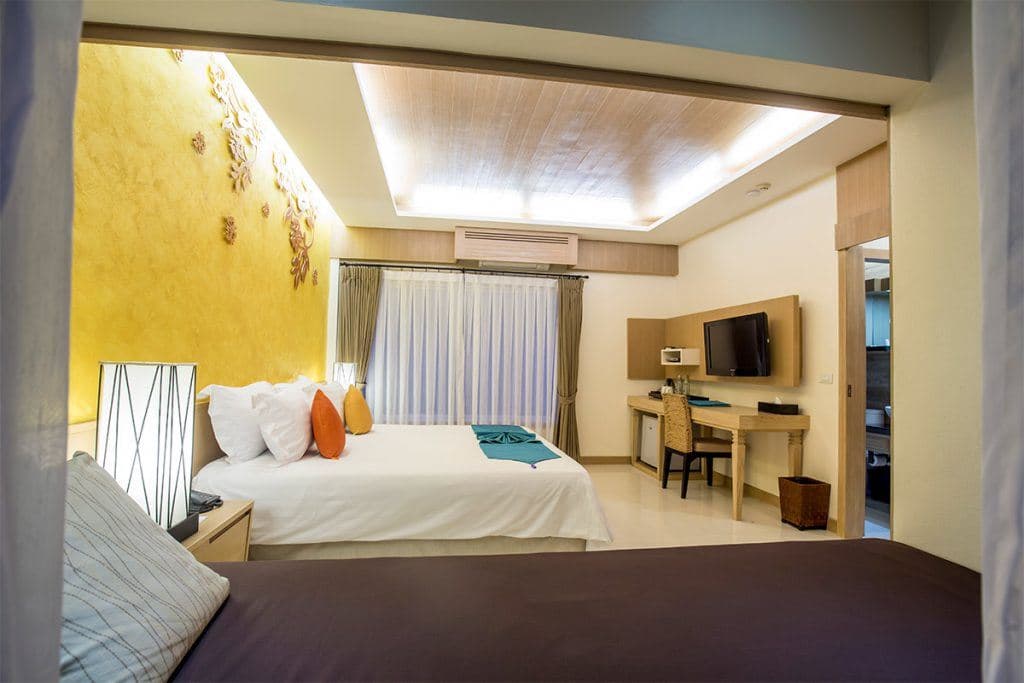rooms-deluxe-room