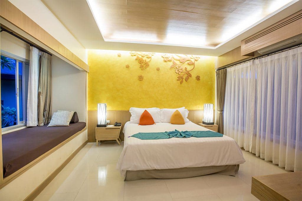 rooms-deluxe-room