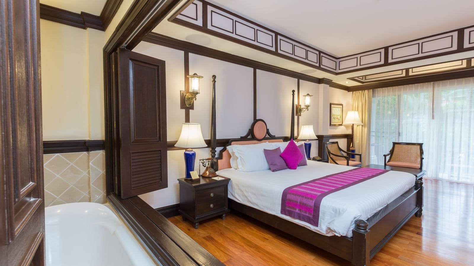 rooms-deluxe-room