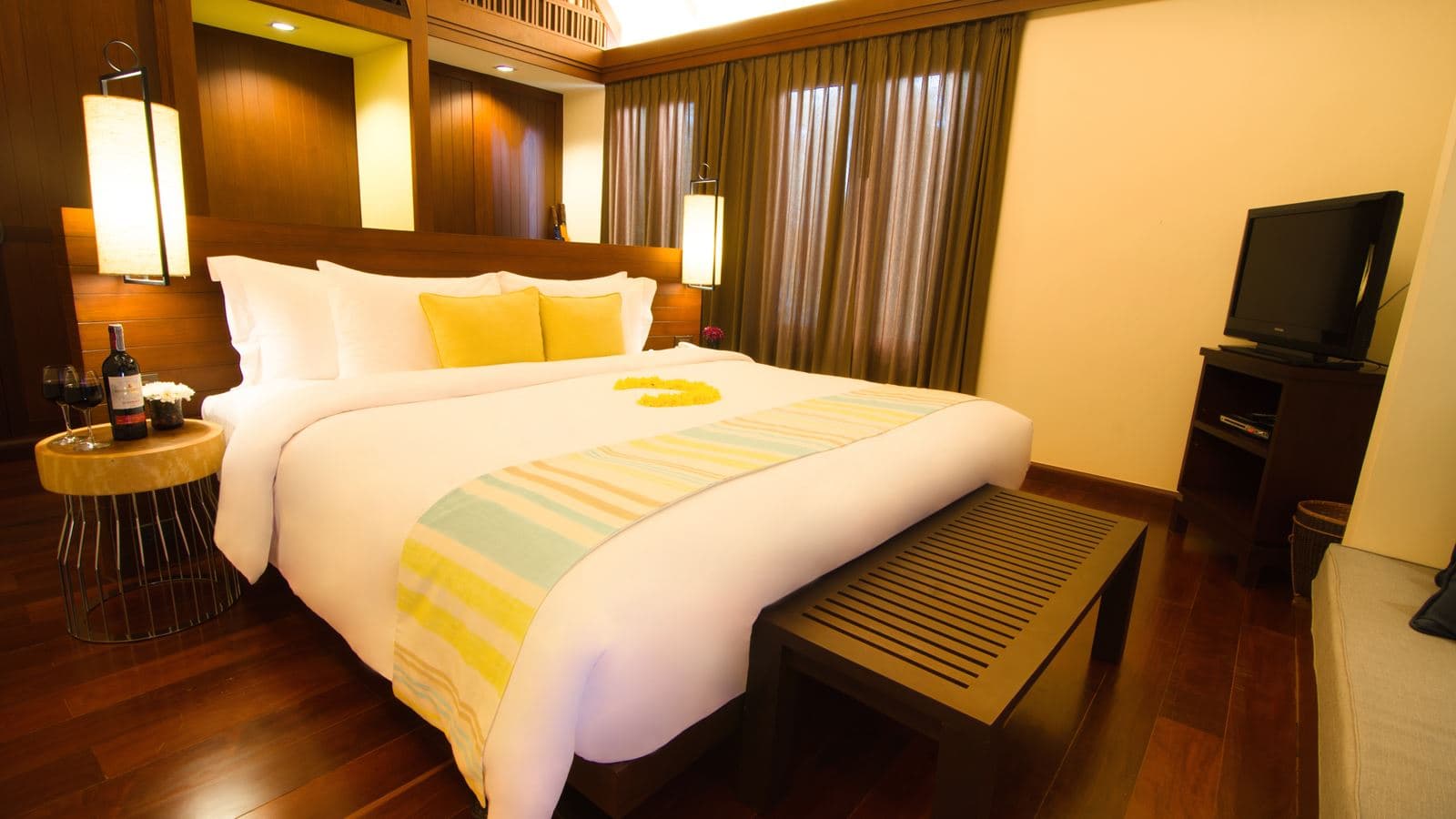 rooms-deluxe-room