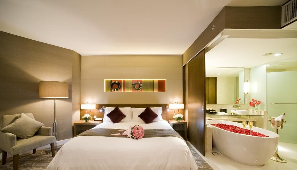 rooms-deluxe-suite