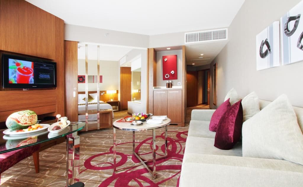 rooms-premium-deluxe-suite-club