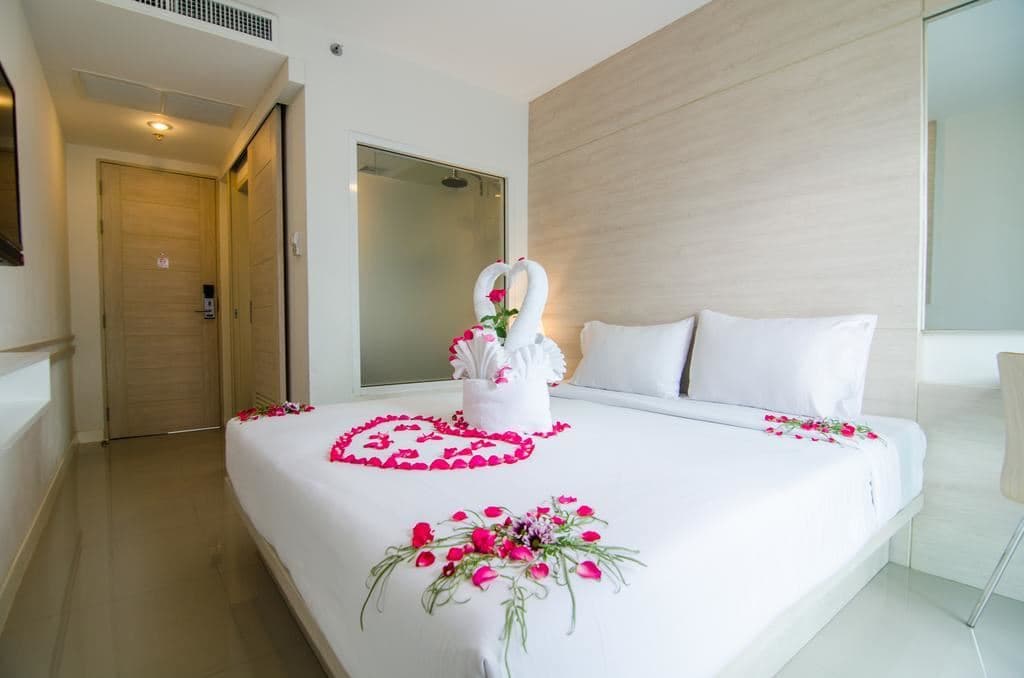 rooms-deluxe-room