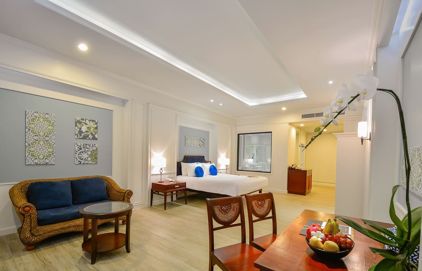 rooms-club-garden