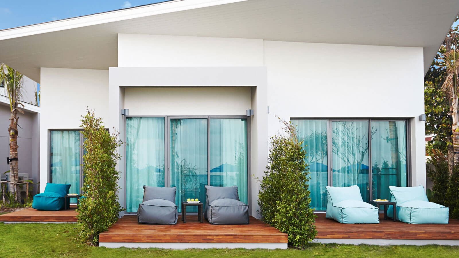 rooms-deluxe-beachfront