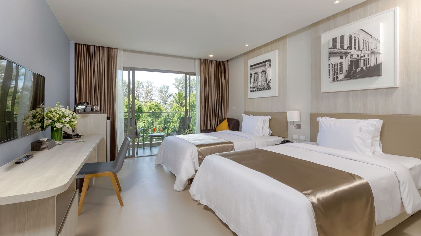 rooms-deluxe-room