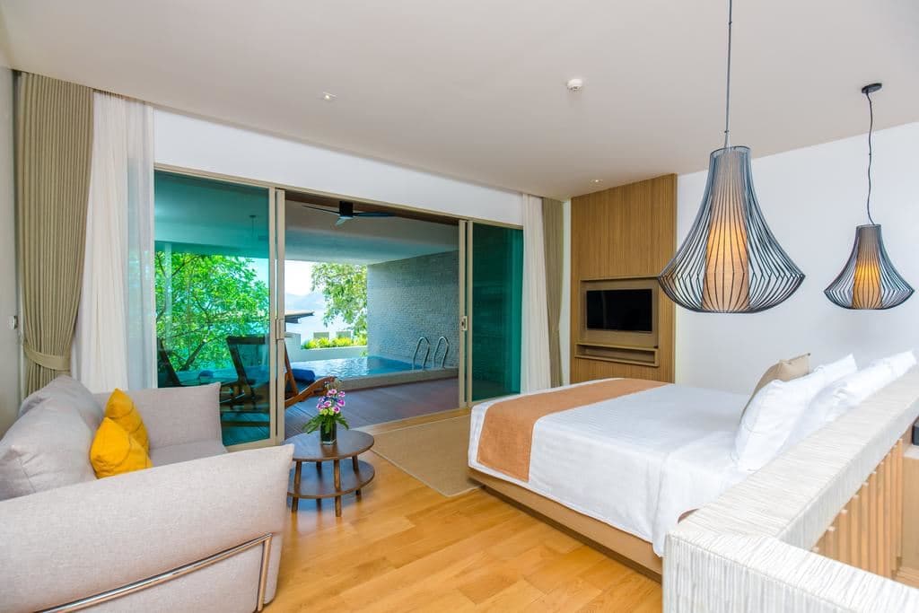 rooms-pool-suite-garden-view