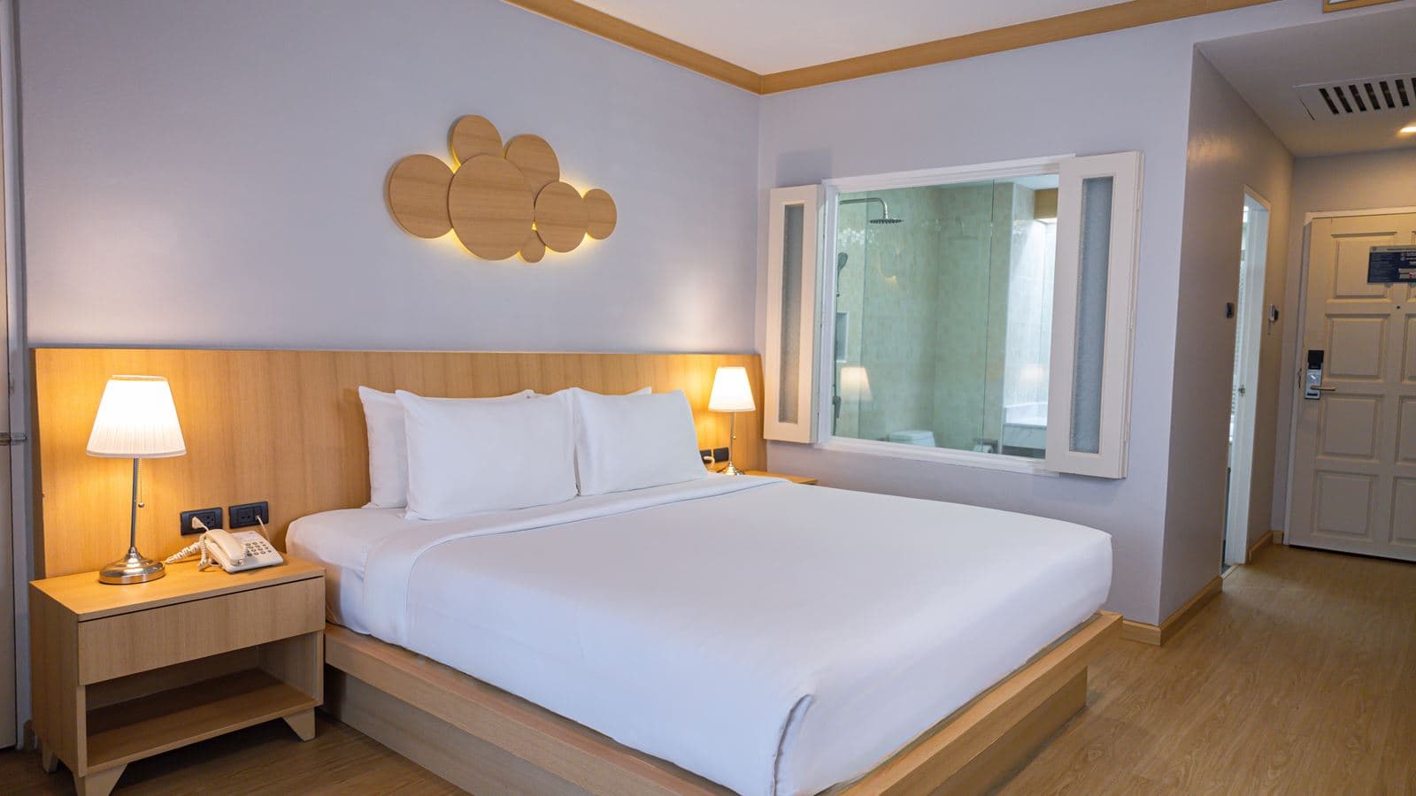 rooms-deluxe-room