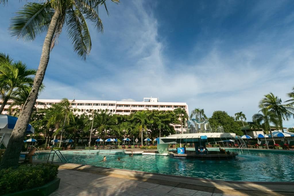 pools-outdoor-pool