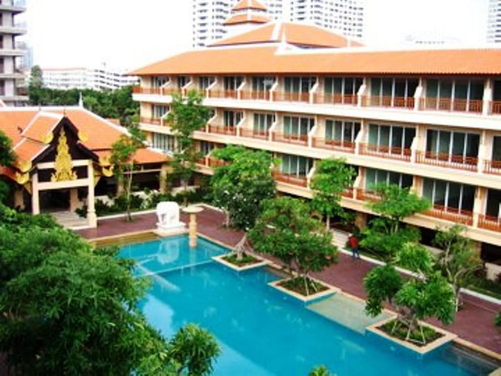 pools-outdoor-pool
