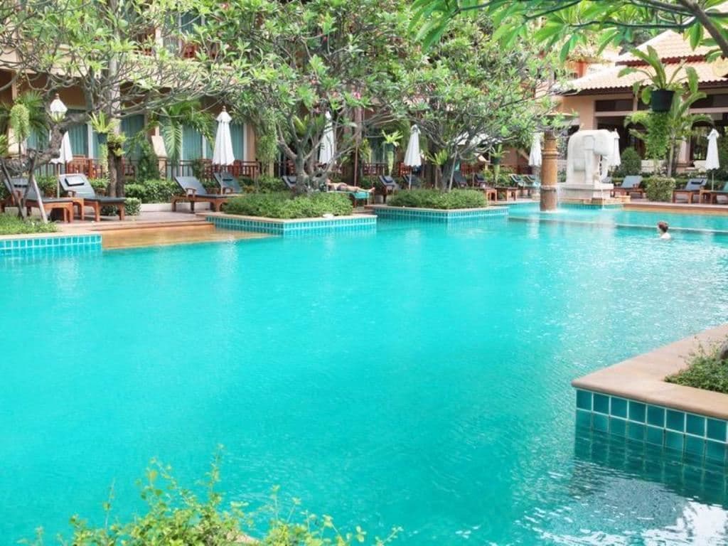 pools-outdoor-pool