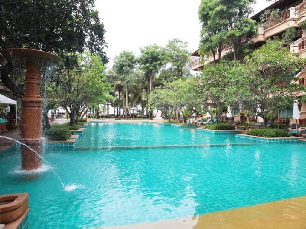 pools-outdoor-pool