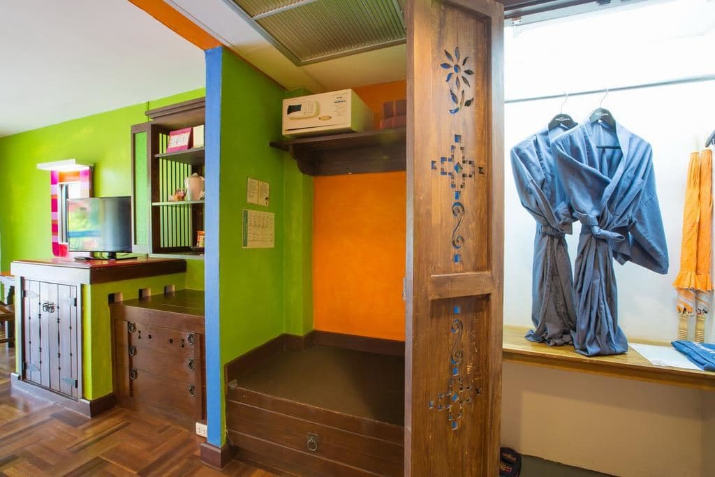 rooms-deluxe-room