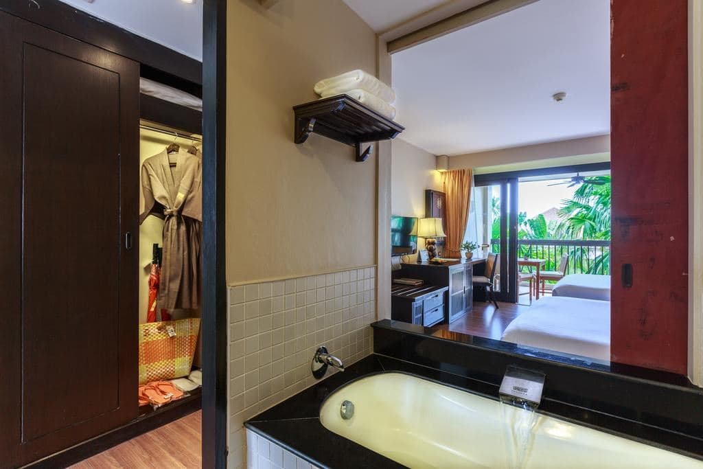 rooms-deluxe-room