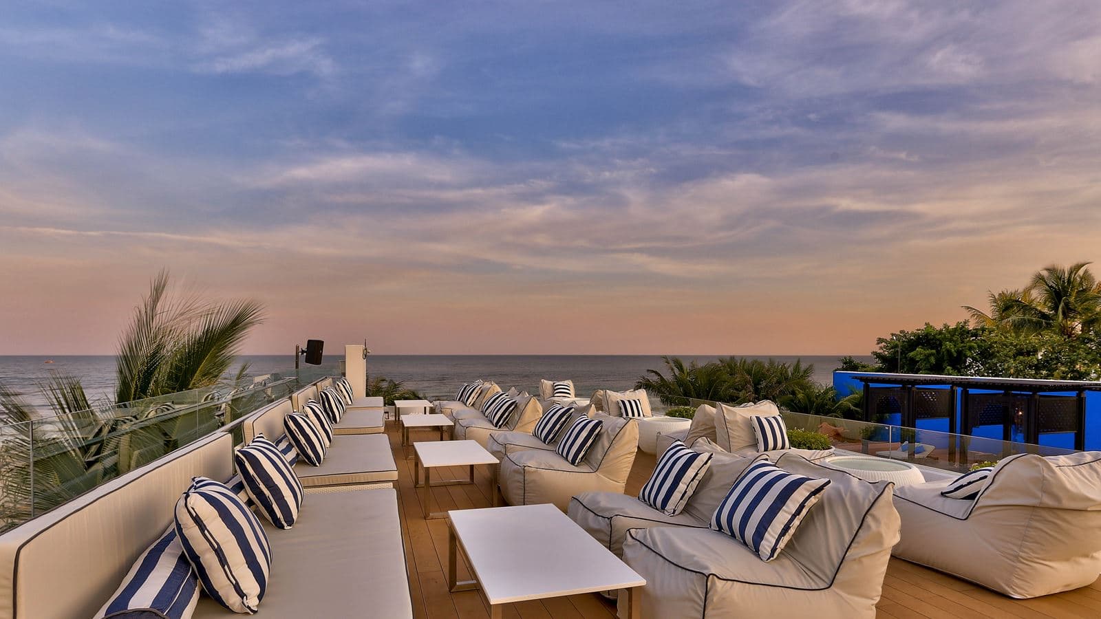 bars-ivy-lounge