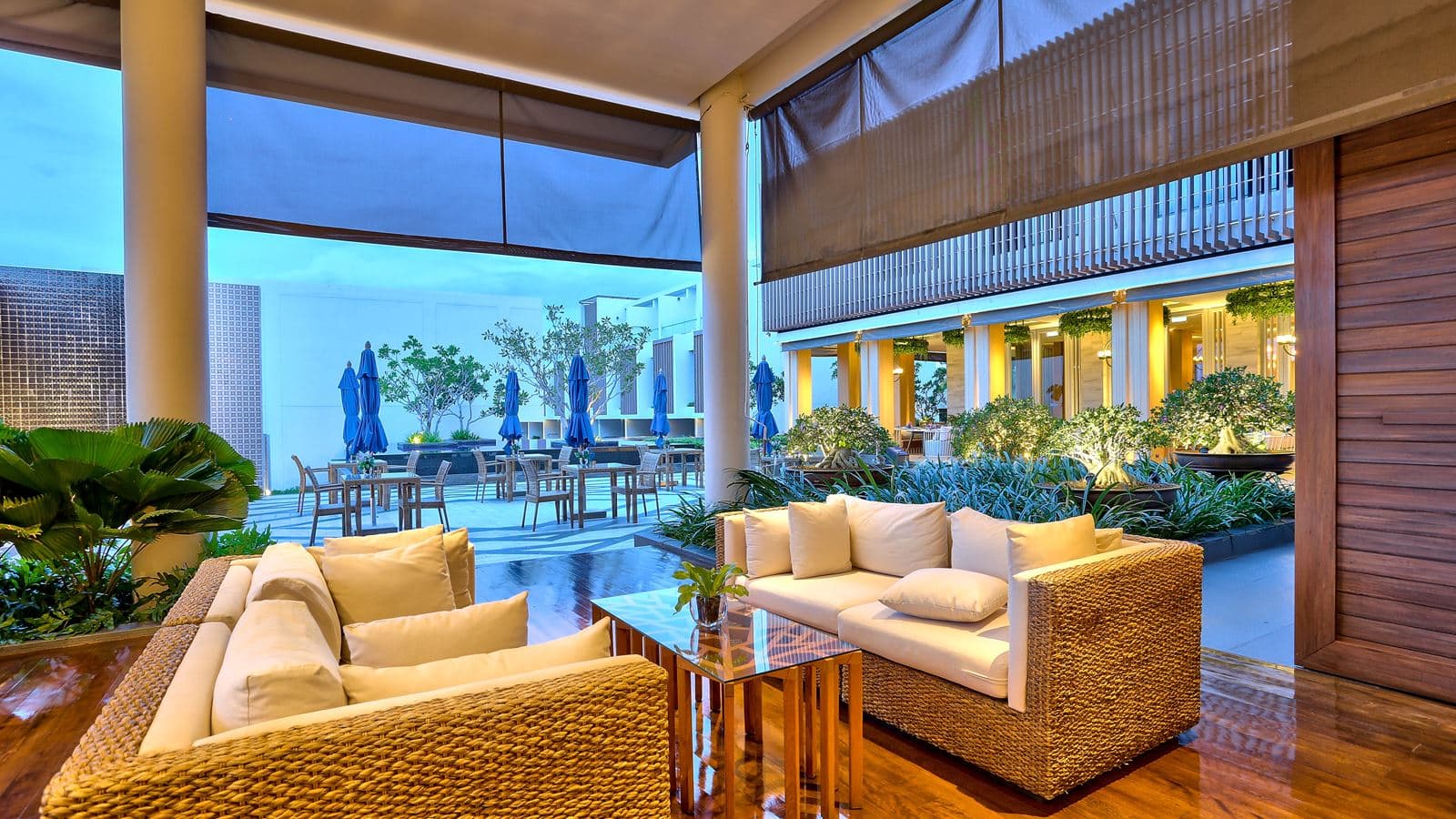 bars-lobby-lounge