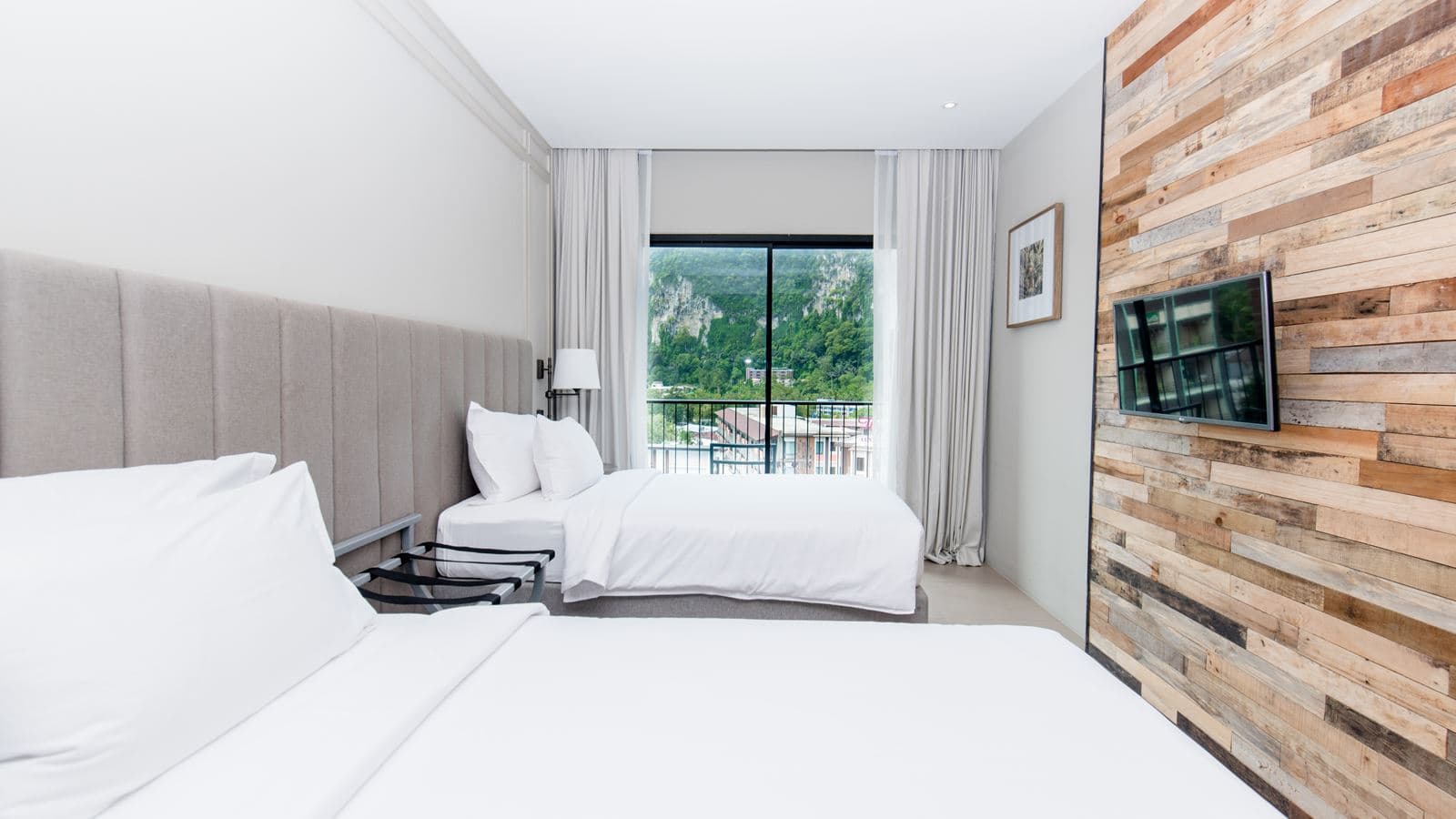rooms-superior-room